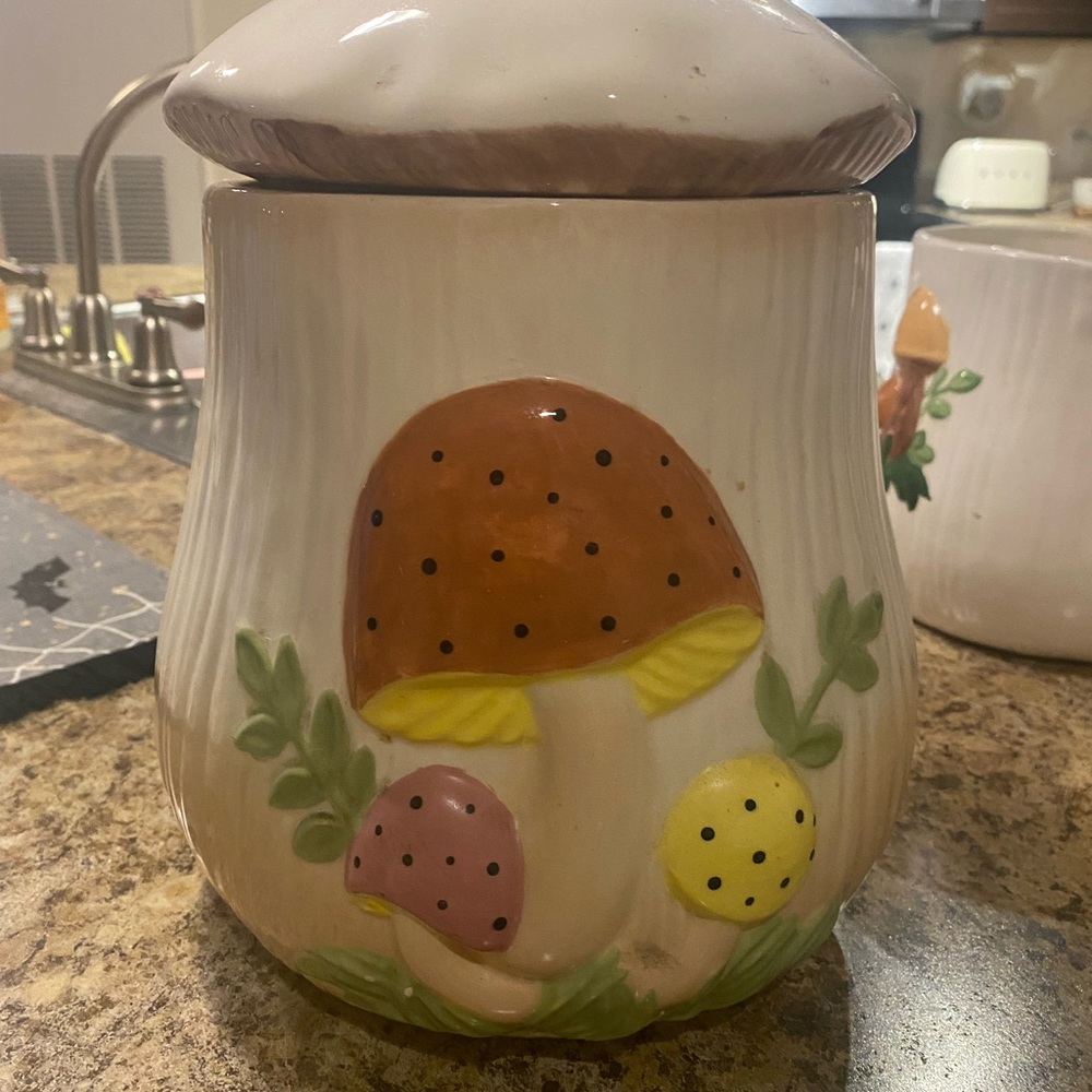 Mushroom Jar